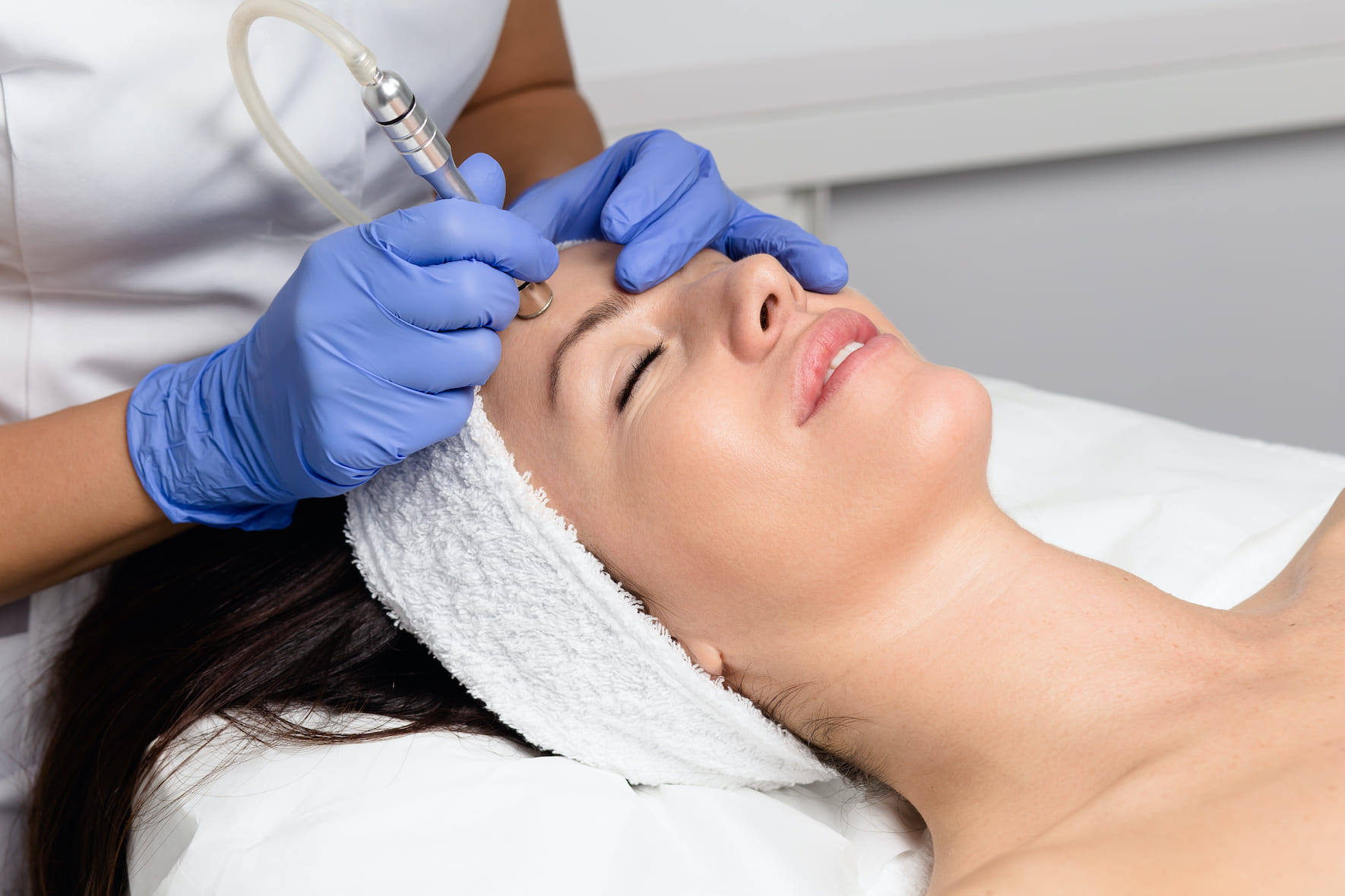 Best Doctor for  Microdermabrasion in Faridabad